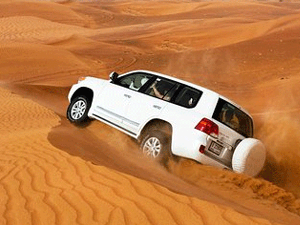 Desert Safari dune bashing in Dubai with 4X4